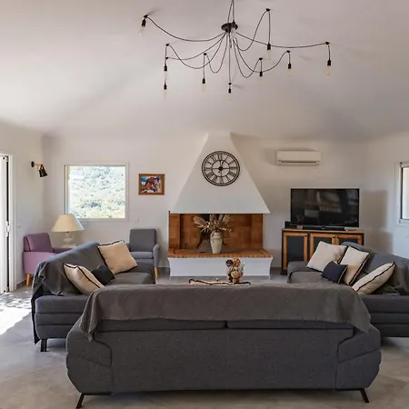 Dolce Di Cirendinu Villa